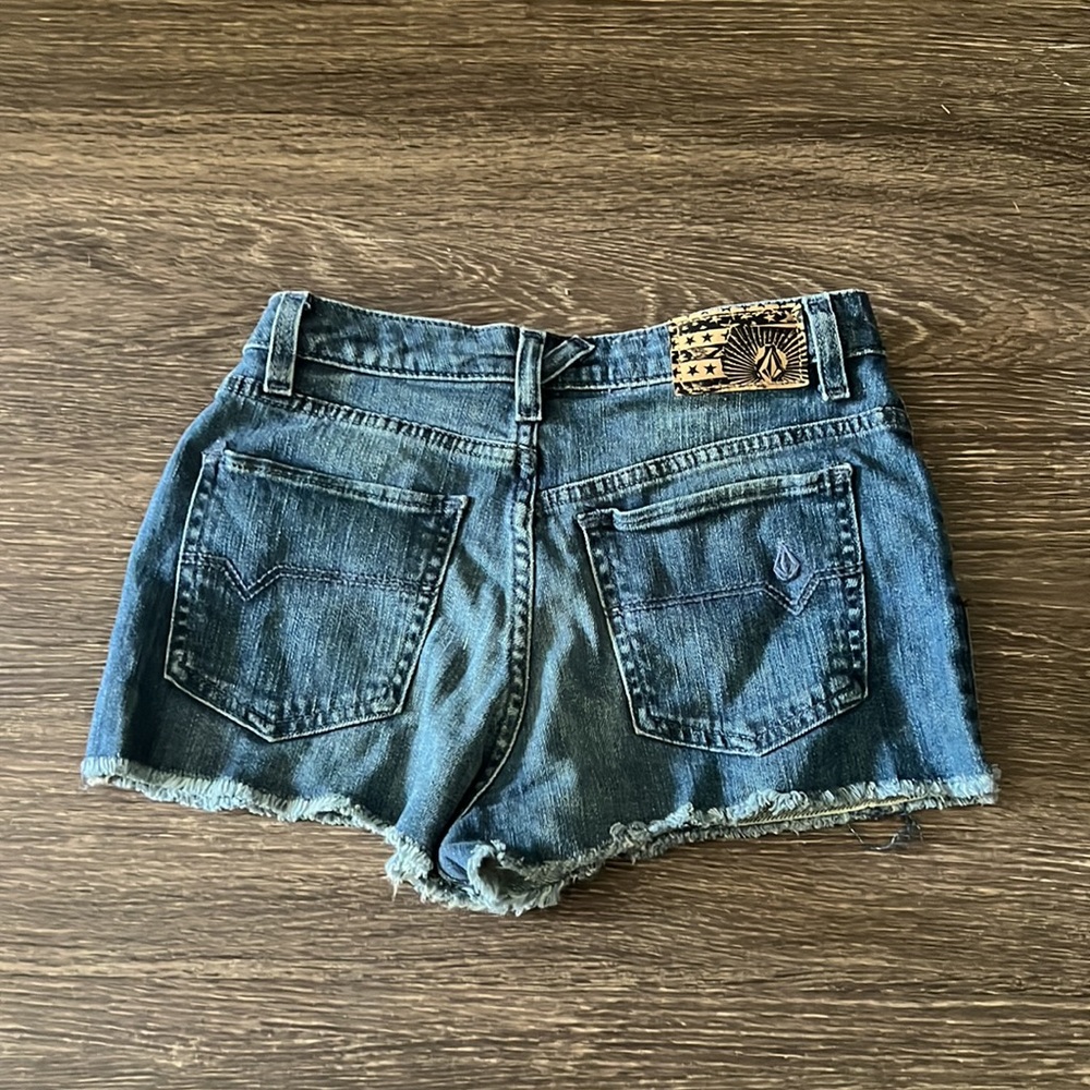 Volcom Distressed Short - Picture 2 of 4
